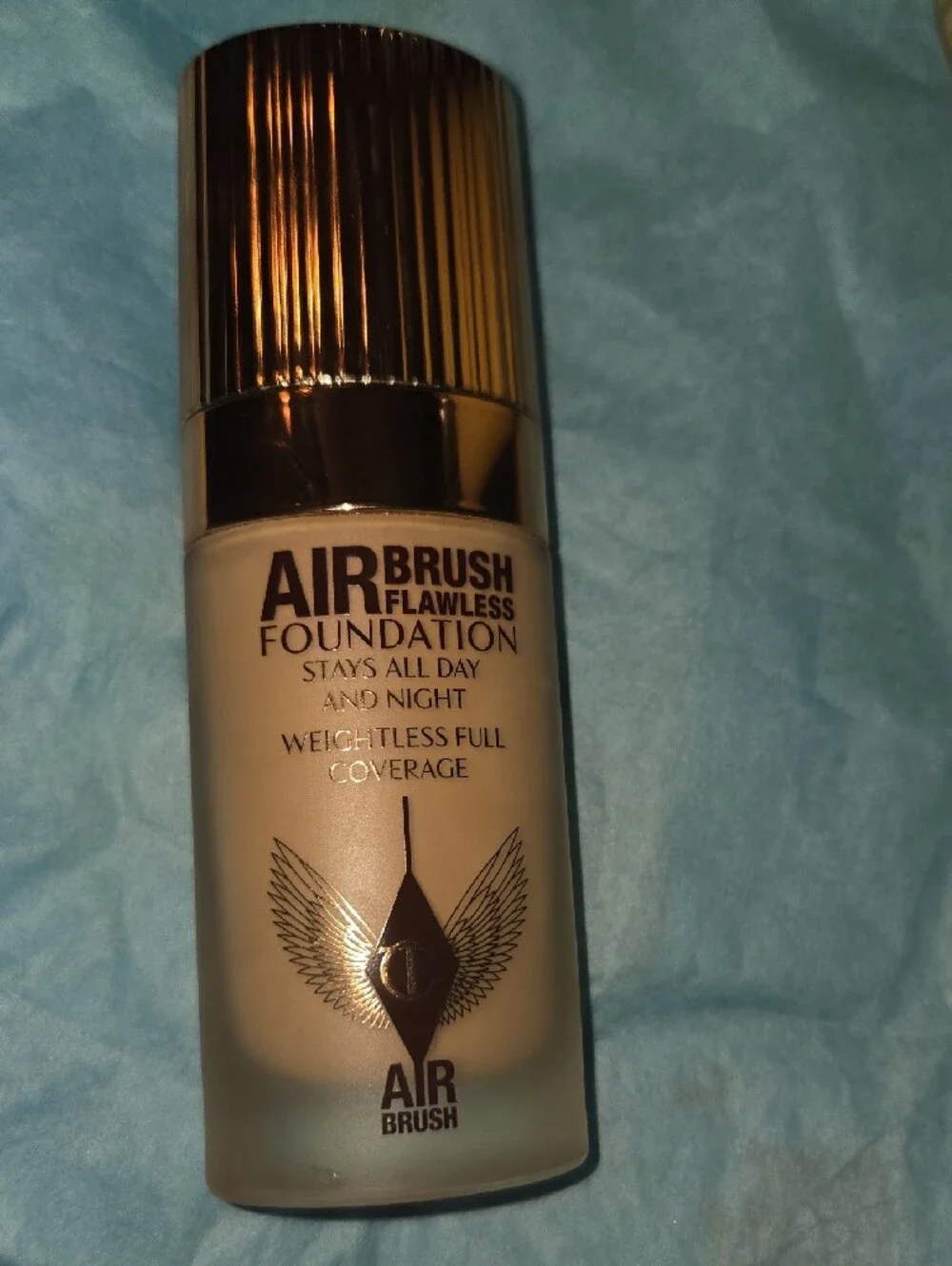 Charlotte Tilbury Airbrush Flawless Foundation in Shade 3 Neutral